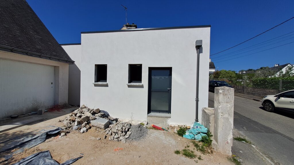 Travaux à Quimperlé, création d'une extension, en cours